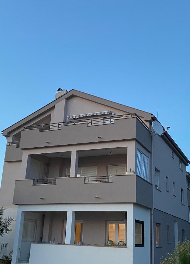 Theros Bibinje Extérieur photo