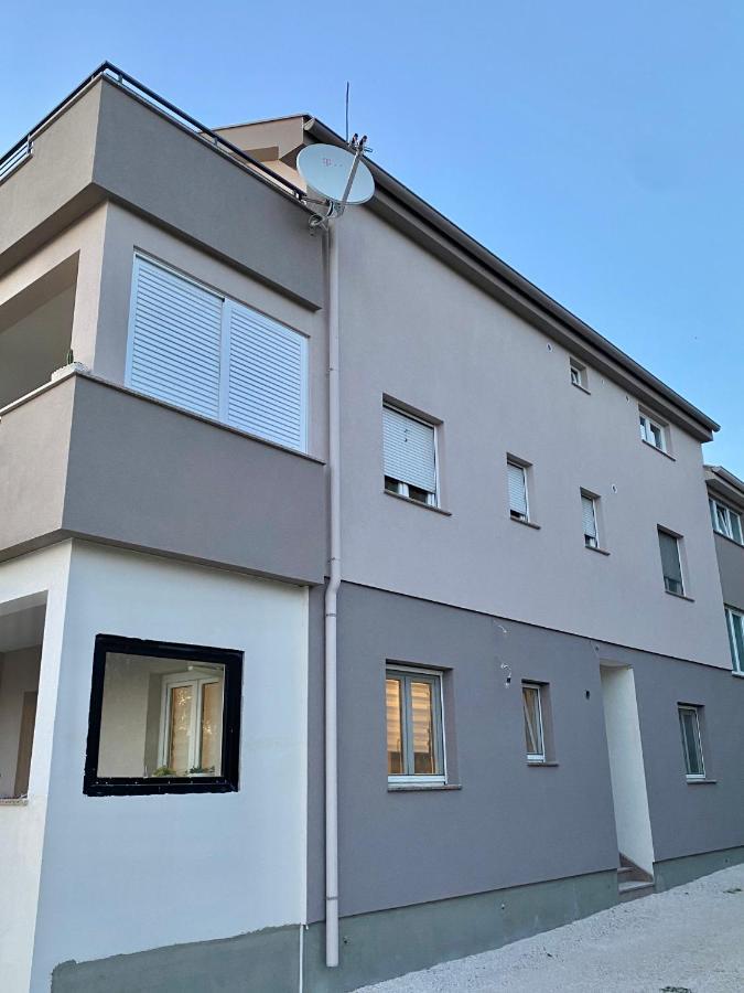 Theros Bibinje Extérieur photo